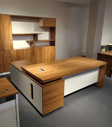 Bureau direction bois clair – avec rangement assorti